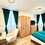 - Pohodlí A Luxus V Centru Apartmán *